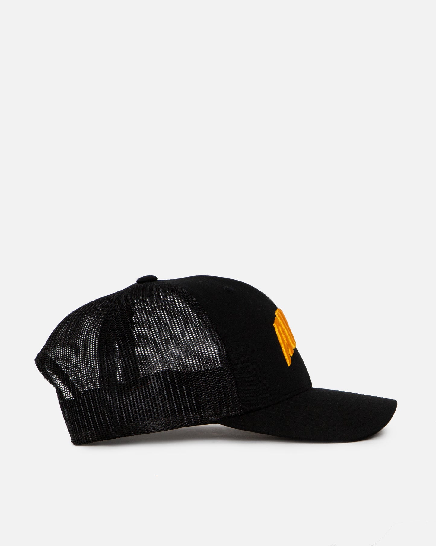 AURA TRUCKER CAP BLACK